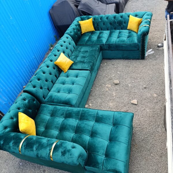 Spacious U-shaped chesterfield sofa