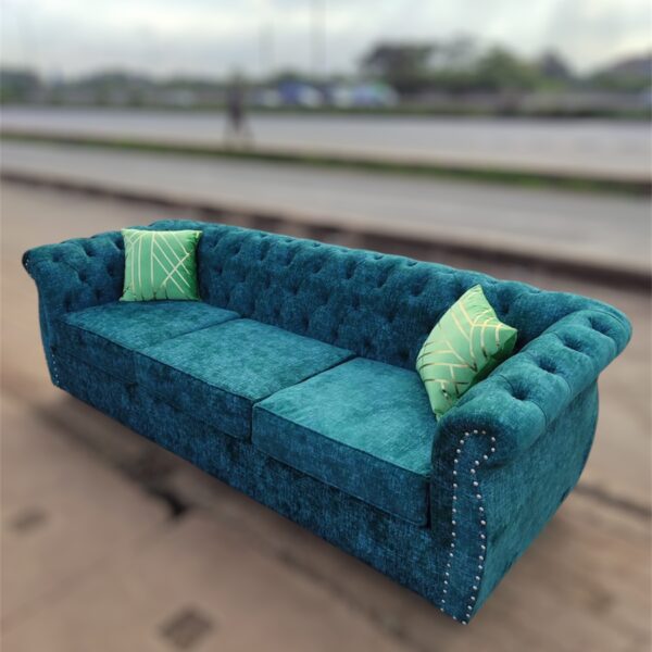 Elegant 3 seater chesterfield sofa